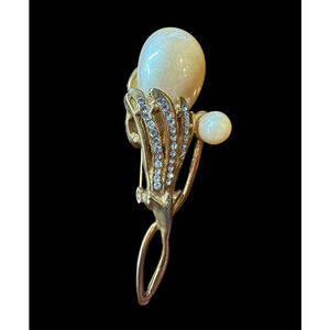 Vintage Gold tone Pearl & Rhinestone Flower Brooch